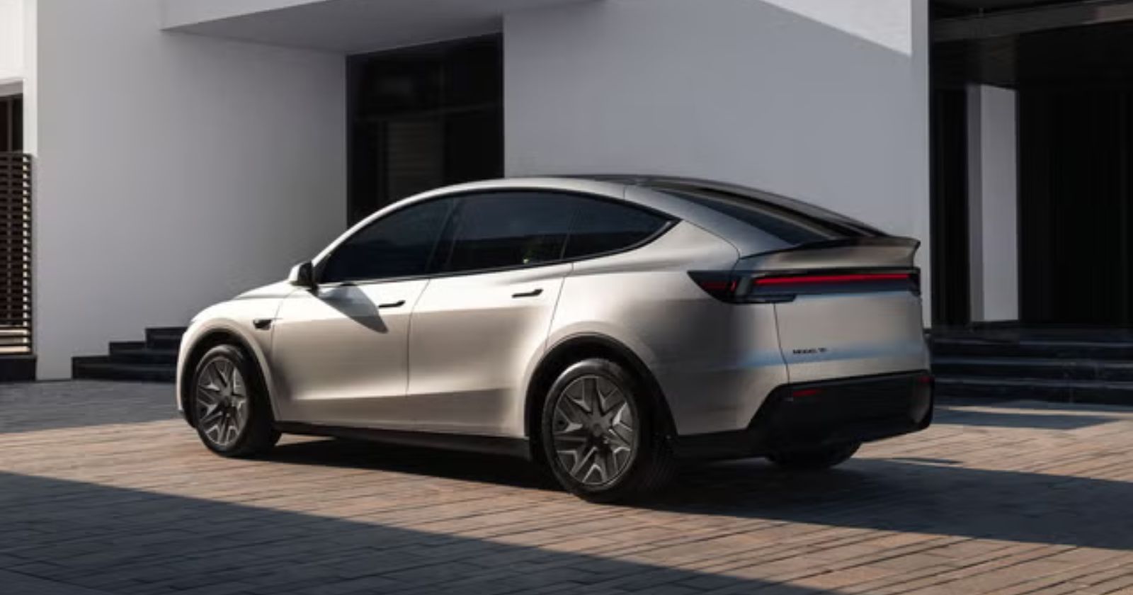 Tesla Model Y L Launch Edition Starts at $63,380 — 6 Seats, 327-Mile Range, and a Big Premium